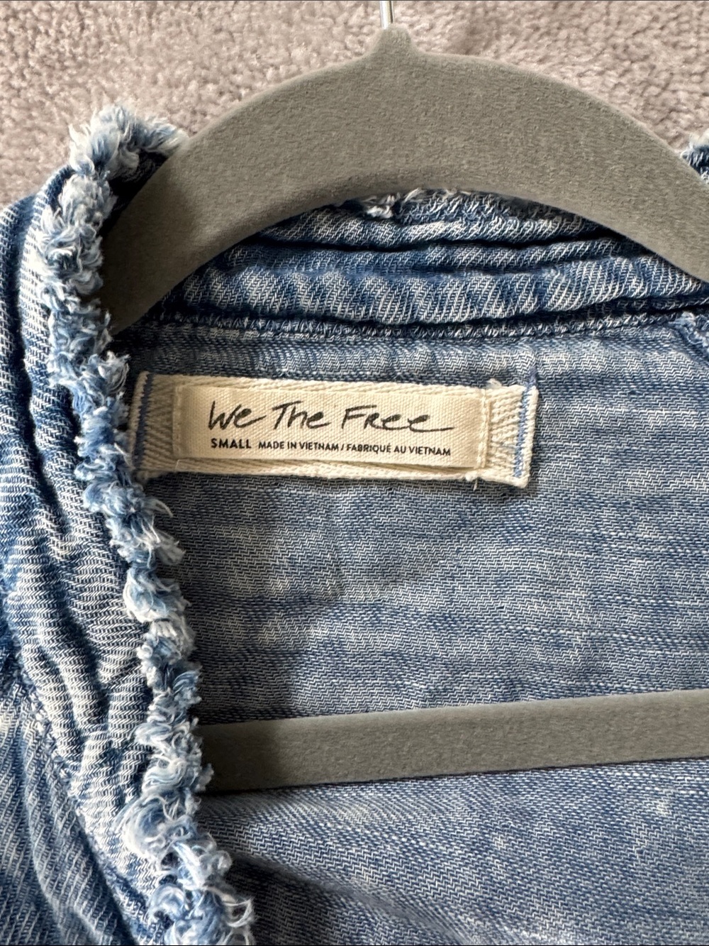 We The Free Faded Light Blue Casual Button-Down Shirt Jacket - Picture 2 of 4